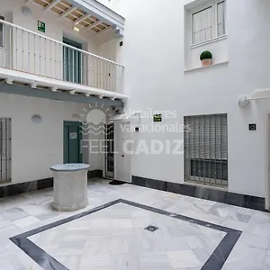 https://apartamento-el-mirador-del-paso-feel-cadiz.hotelsincadiz.net